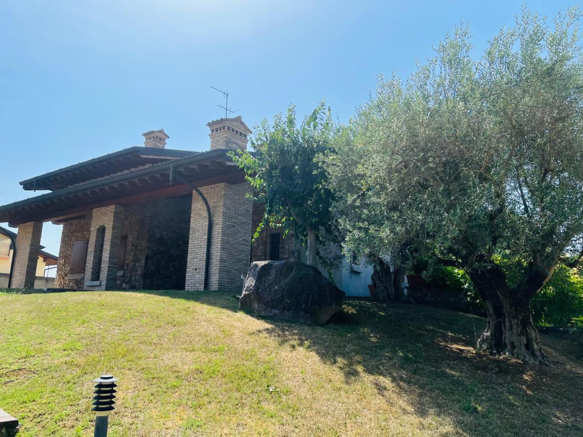 蒙赞巴诺Il Borgo Fra I Laghi别墅 外观 照片
