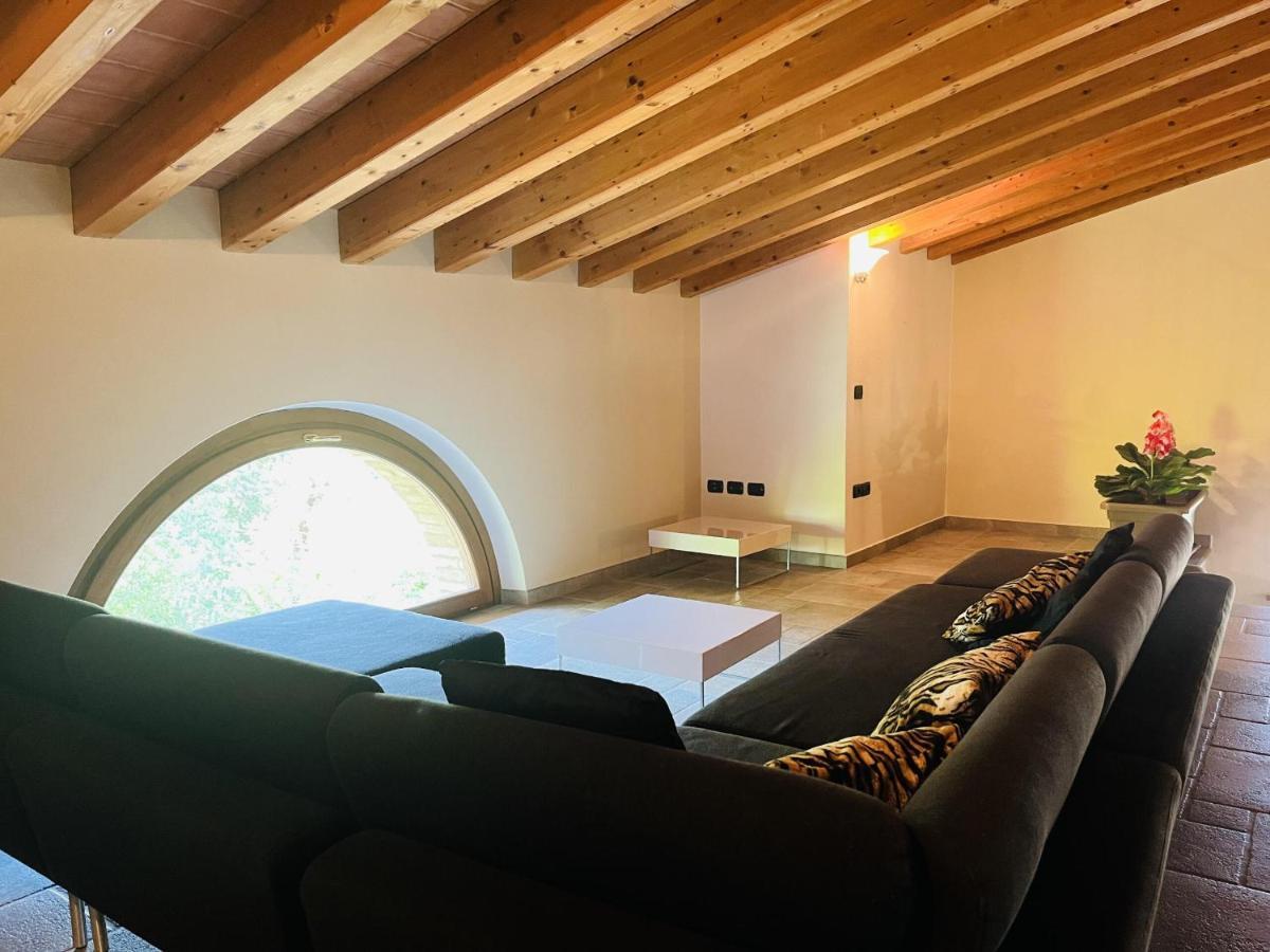 蒙赞巴诺Il Borgo Fra I Laghi别墅 外观 照片