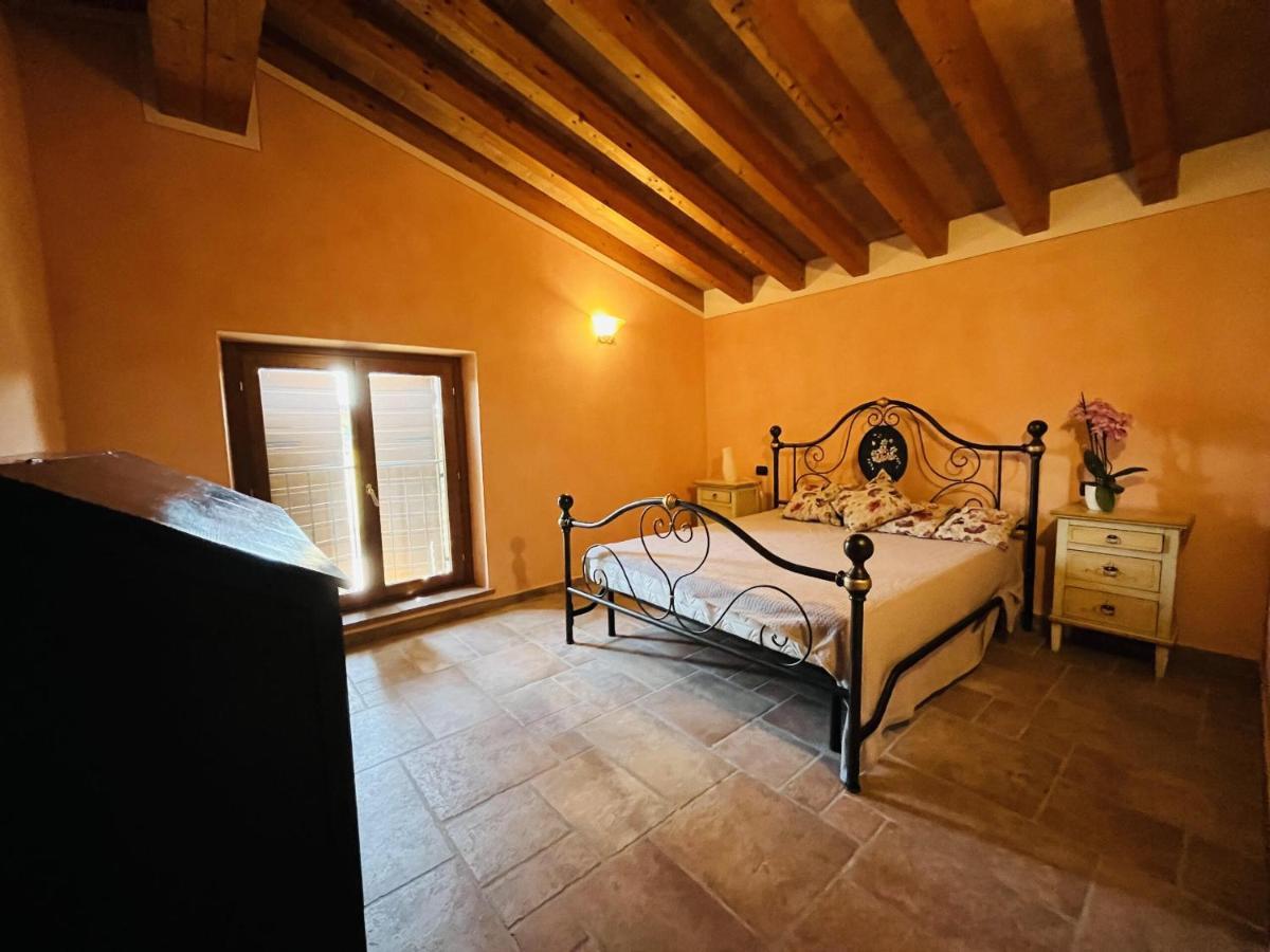 蒙赞巴诺Il Borgo Fra I Laghi别墅 外观 照片